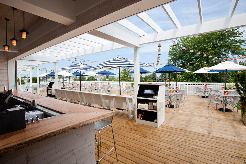 Stray Dog Bar & Grill