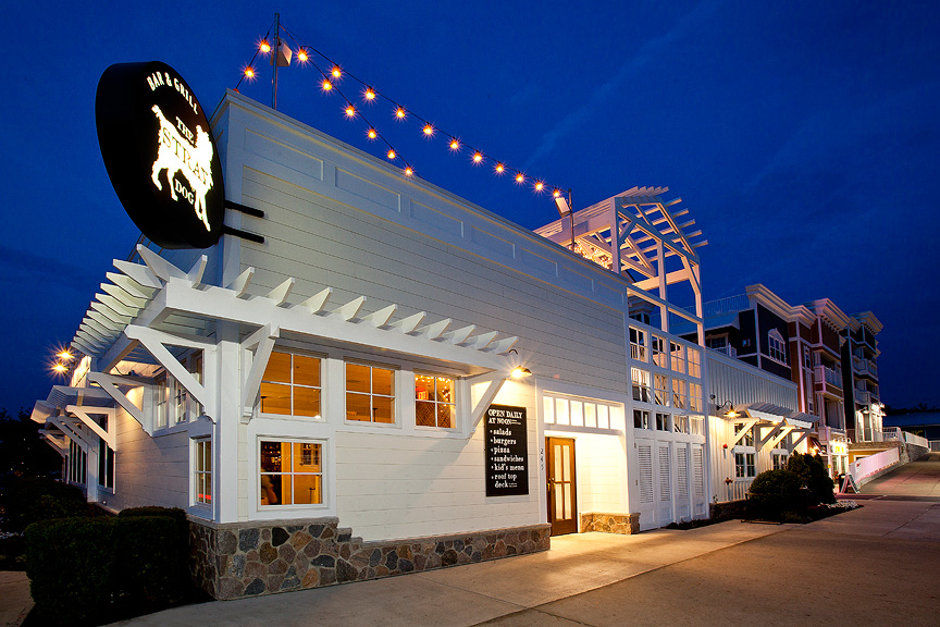 Stray Dog Bar & Grill